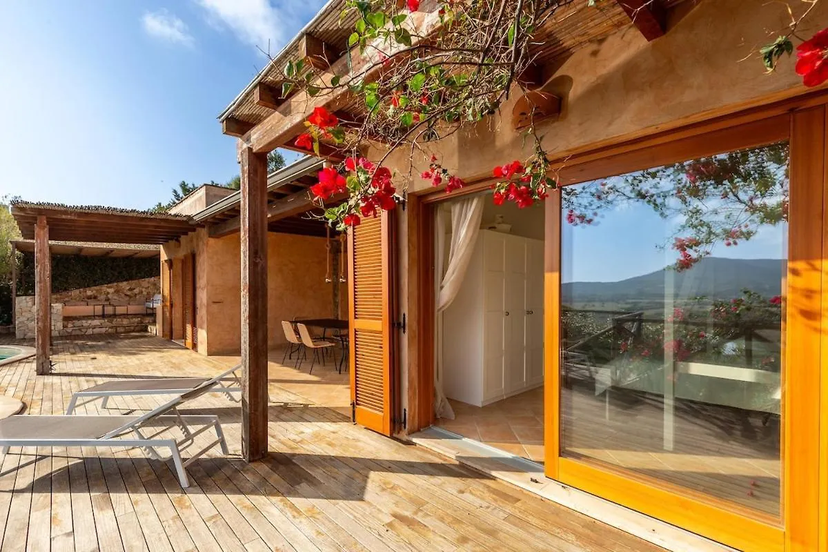 Villa Leone With Pool & Views, Newly Furnished Chia